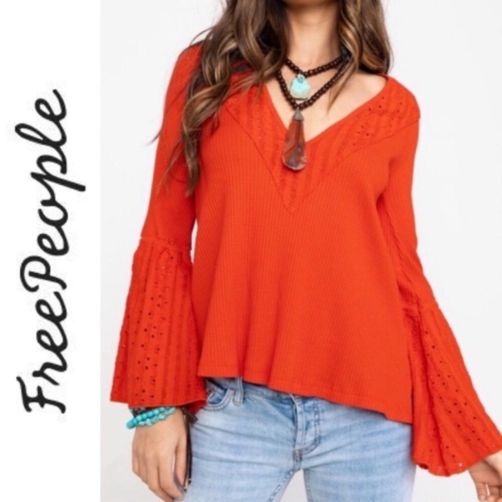 Free People NWT Flowy Bell Sleeve Top ❤️